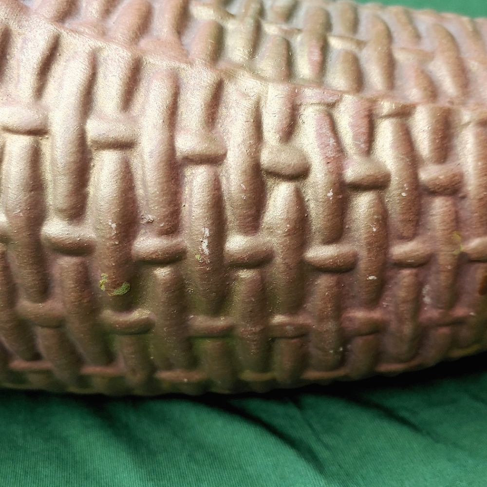 Cornucopia vase/container - Picture 7 of 11